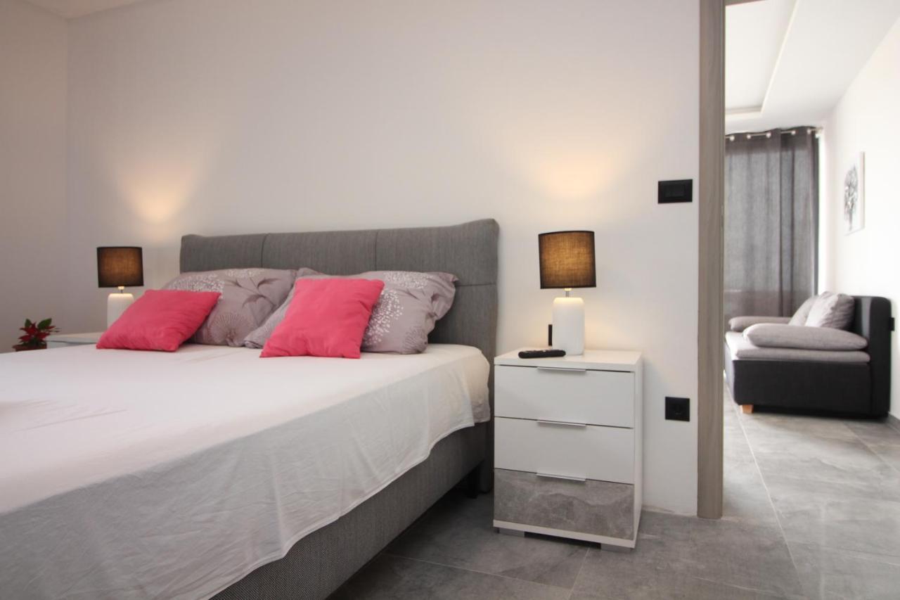 Apartments Toni Primošten Esterno foto