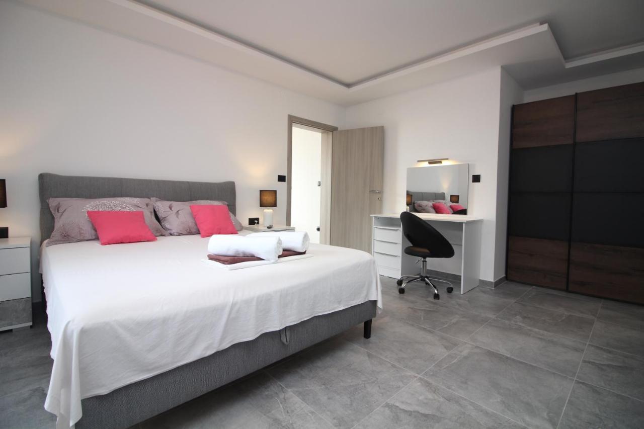 Apartments Toni Primošten Esterno foto